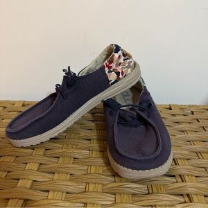 Hey Dude Wendy Funk Chambray Navy Women's Loafers Size 8 Casual Shoes